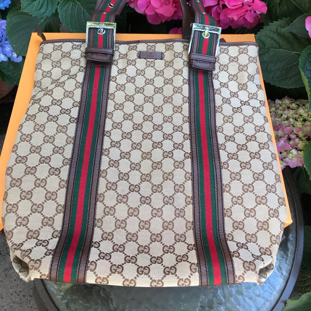 Authentic Gucci shoulder Bag